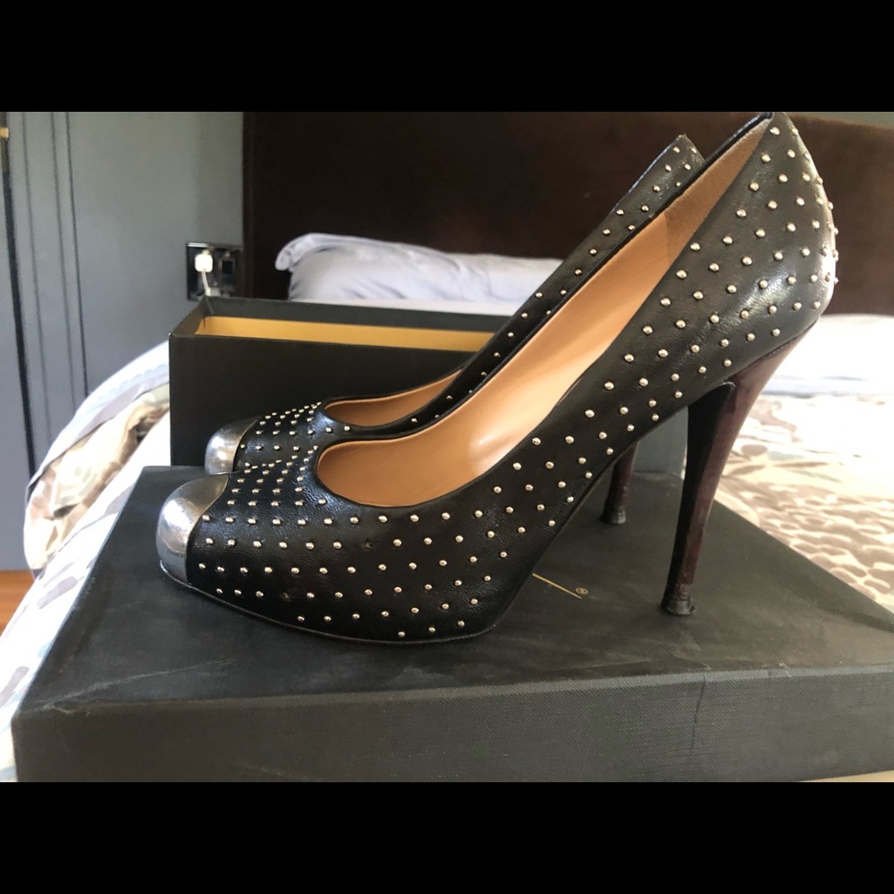 Edgy Giuseppe Zanotti heels with studs and steel toe. Size 37.5.